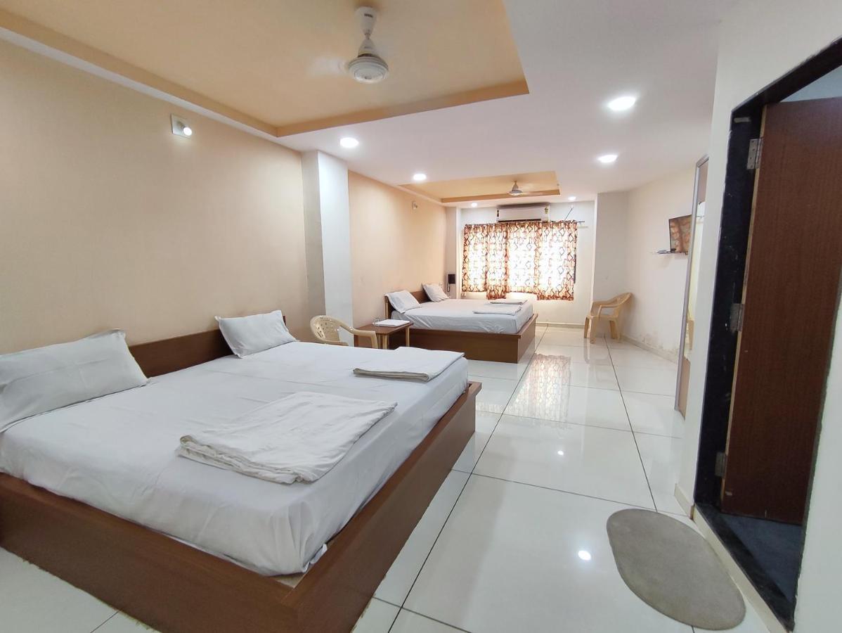 Hotel Vraj Rajpipla Ngoại thất bức ảnh