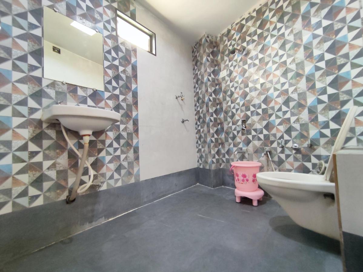Hotel Vraj Rajpipla Ngoại thất bức ảnh