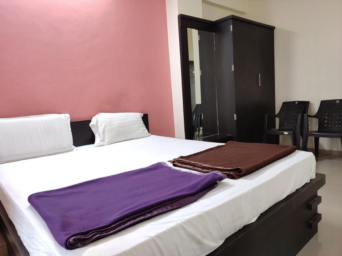 Hotel Vraj Rajpipla Ngoại thất bức ảnh