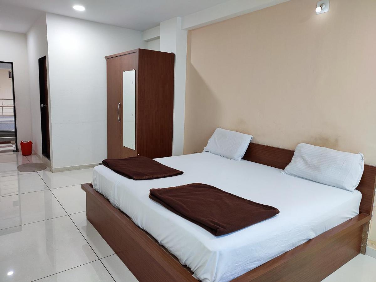 Hotel Vraj Rajpipla Ngoại thất bức ảnh