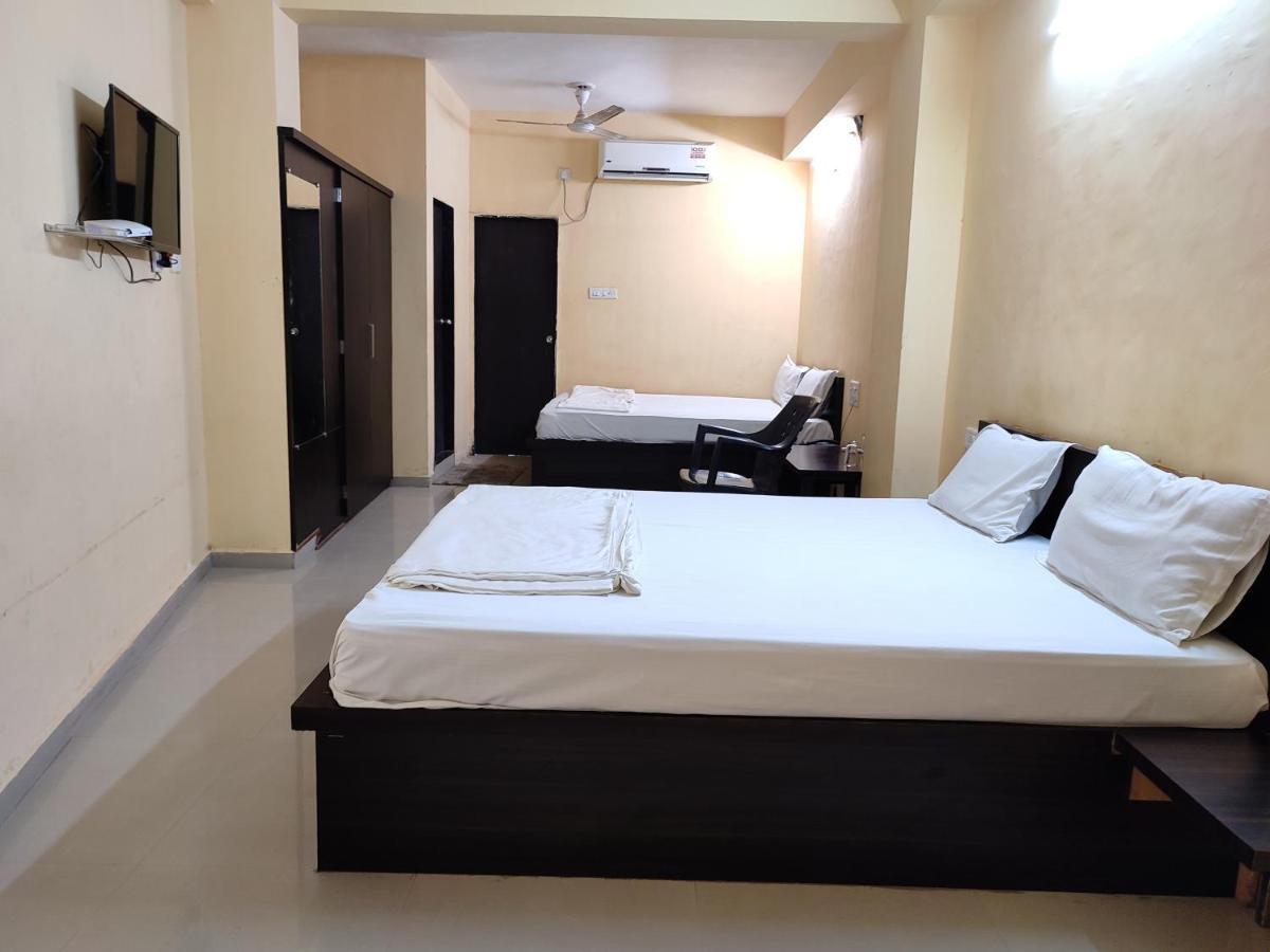 Hotel Vraj Rajpipla Ngoại thất bức ảnh